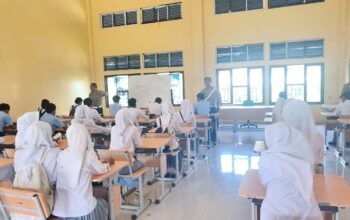 Tumbuhkan Kesadaran Berlalulintas di Kalangan Pelajar Unit Kamsel Satlantas Polres Bima Kabupaten Sambangi SMK Pelita Harapan