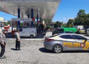 Pastikan Distribusi BBM Lancar, Personel Polsek Labuapi Turun Langsung Pantau Aktivitas di Tiga SPBU Strategis