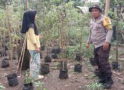 Personel Polri di Labuapi Ajarkan Warga Dusun Jogot Cara Cerdas Wujudkan Swasembada Pangan dari Rumah