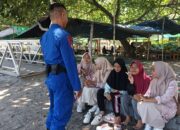 Menjamin Keamanan Pengunjung Akhir Pekan, Personel Polairud Siaga Penuh di Sepanjang Bibir Pantai Senggigi
