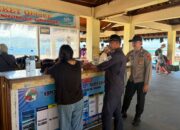 Patroli Dialogis di Dermaga Gili Air, Personel Pos Gili Air Imbau Kamtibmas dan Monitoring Bongkar Muat Barang
