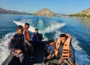 Ditpolairud Polda NTB Bersama Tim Gabungan Sisir Perairan Pulau Paserang Cari Penumpang KMP Belida Yang Melompat ke Laut