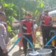 Atasi Kekeringan, Polres Lombok Barat Distribusikan Air Bersih