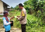 Tak Sekadar Jaga Kamtibmas, Polisi di Labuapi Edukasi Warga Manfaatkan Lahan Rumah untuk Pekarangan Bergizi