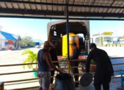 Semangat Hari Bhayangkara ke-80, Sat Brimob Polda NTB Salurkan Air Bersih untuk Warga Pelabuhan Sape