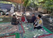 Bhabinkamtibmas Polsek Bayan Sambangi Keluarga Duka di Desa Anyar