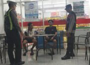 Polsek Pemenang Gelar Patroli Blue Light di Area Pertokoan Alfamart Patim