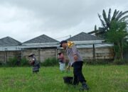 Kisah Bhabinkamtibmas Turun ke Sawah Demi Dorong Ketahanan Pangan Petani Lokal
