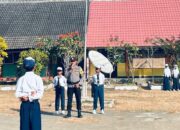 Jadi Irup Bendera di SMPN 2 Madapangga, Bhabinkamtibmas Polsek Madapangga Imbau Pelajar Hindari Bullying dan Jauhi Narkoba